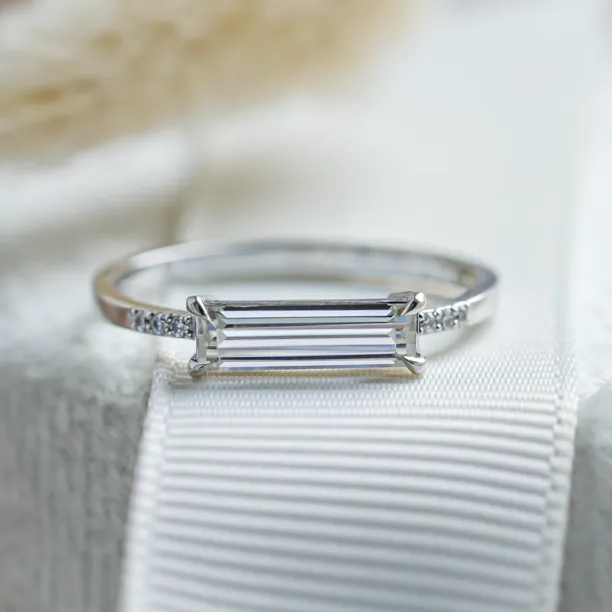 Gold ring with baguette moissanite CASSIOPEIA Image