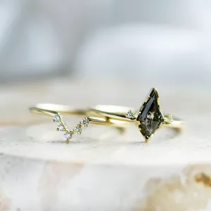 Set prstenů se salt and pepper diamantem a klasickými diamanty DIVINITY Thumbnail