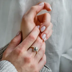 Elegantní halo prsten se salt and pepper diamanty TANANAI Thumbnail