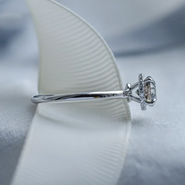 Luxusní zásnubní prsten se salt and pepper diamanty TANAQUIL Image