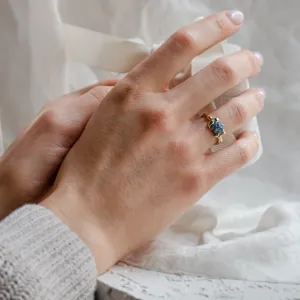 Zlatý prsten s nebroušeným modrým diamantem CLOUD Thumbnail