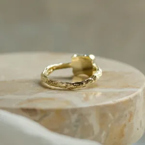 Zlatý prsten se surovým modrým diamantem a netradiční obroučkou SKY Thumbnail