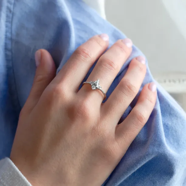 Luxusní zlatý prsten s moissanity ROGER Image