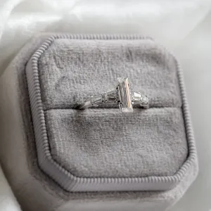 Elegant engagement ring with baguette moissanites EARL Thumbnail