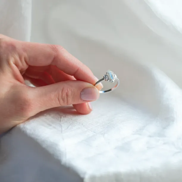 Luxusní zásnubní prsten s hexagon moissanitem KENT Image