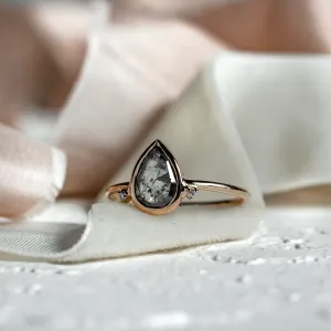 Cluster ring with salt and pepper diamonds KERELA Thumbnail