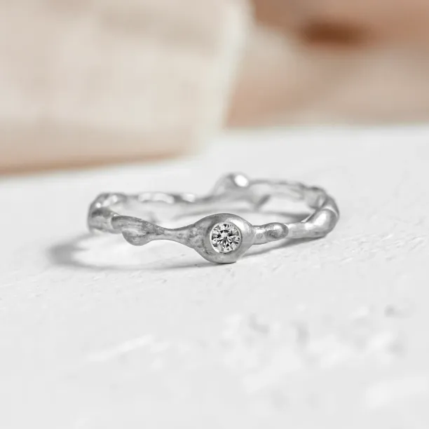 Organic engagement ring with diamond PLUMBUM Image