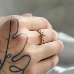 Solid gold Irish knot ring for women with strawberry quartz QUEENLY Thumbnail