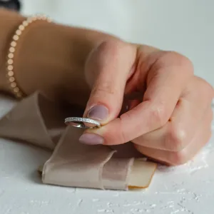 Vintage eternity prsten s diamanty ANTICA Thumbnail