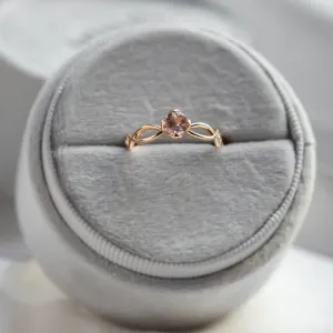 Solid gold Irish knot ring for women with strawberry quartz QUEENLY Thumbnail