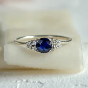 Engagement ring with sapphire and diamonds EDWARD