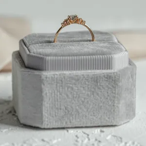 Elegantní zásnubní prsten se salt and pepper diamantem ANGELA Thumbnail