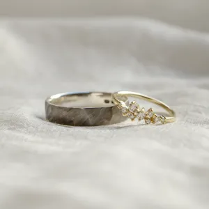 Netradiční snubní prsteny s černým rhodiem a diamanty ROMA Thumbnail