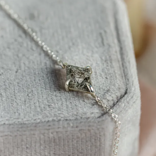 Zlatý náramek s kite rutilovým křišťálem POLLIS Image