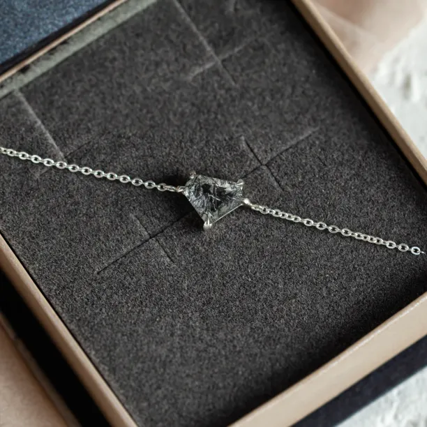 Netradiční náramek s rutilovým křišťálem POLLY Image