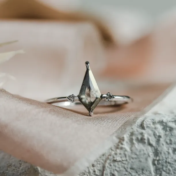 Unusual engagement ring with salt'n'pepper diamonds VALENTINO Image