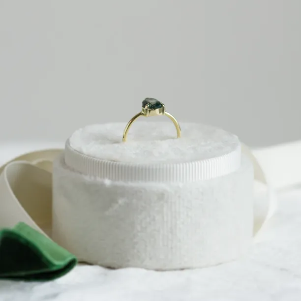 Minimalist engagement ring with moss agate FREYA Image