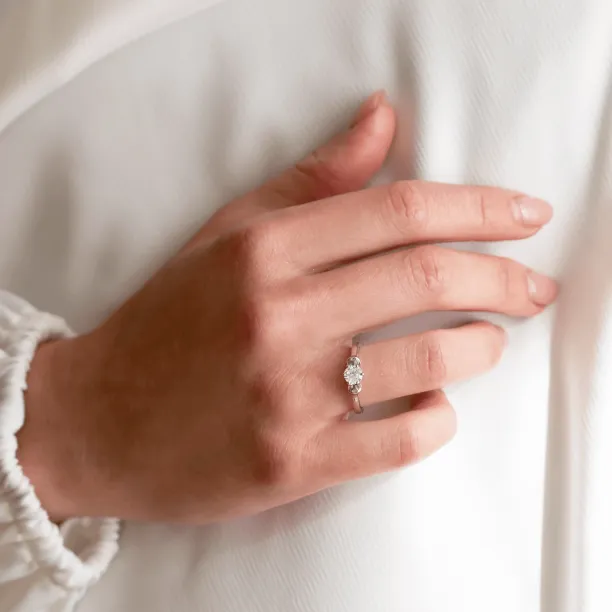 Unusual engagement ring with lab-grown diamond RISTO Image