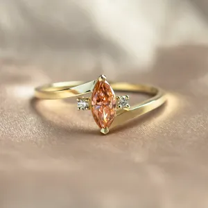 Gold ring with orange and white lab grown diamnods PESCA