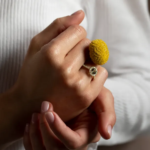 Sapphire and diamond halo ring GISE Image