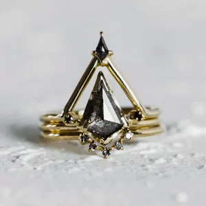 Engagement ring set with salt'n'pepper diamonds MEGHAN