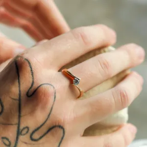 Gold engagement ring with lab-grown diamond GRESIA