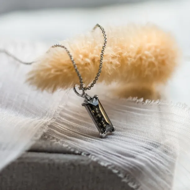 Zlatý náhrdelník s baguette salt'n'pepper diamantem PARIS Image