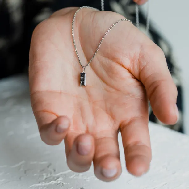 Zlatý náhrdelník s baguette salt'n'pepper diamantem PARIS Image