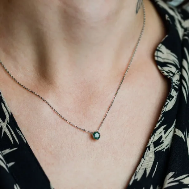 Moss agate in gold necklace ELF Image