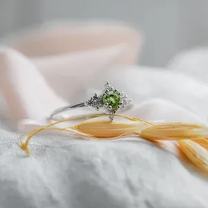 Gold ring with peridot and diamonds CERIGNOLA Thumbnail