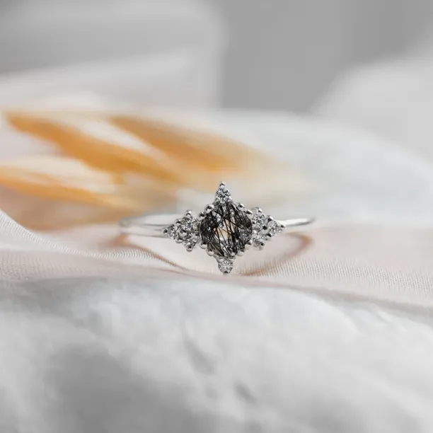 Gold ring with rutilated quartz and diamonds PHOENIX Image