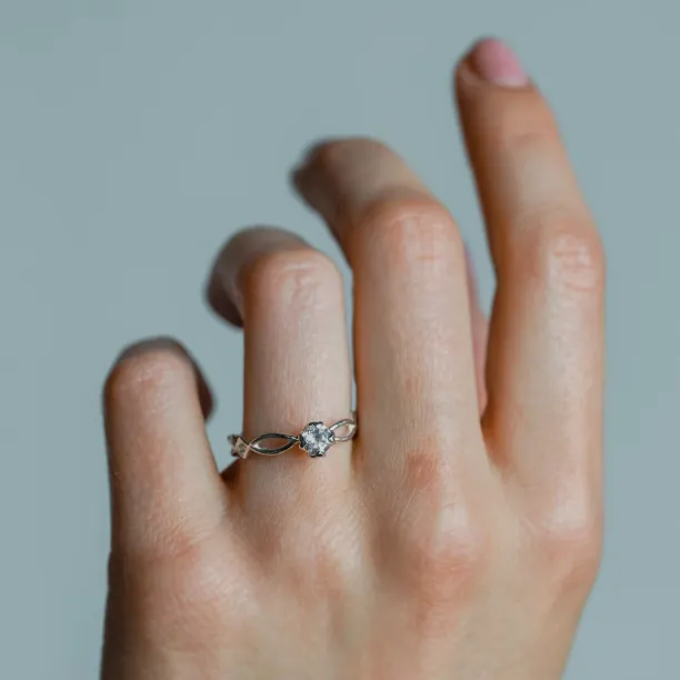 Gold ring with morganite and diamonds QUEENIE Image