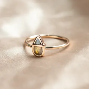 Netradiční zlatý prsten s pear salt and pepper diamantem TULLIA Thumbnail