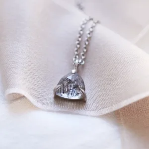 Minimalistický náhrdelník s rutilovým křišťálem TRIANGLE Thumbnail