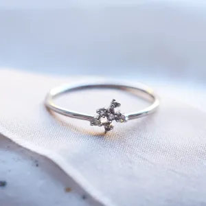 Minimalist cluster salt and pepper diamond ring TILPI Thumbnail