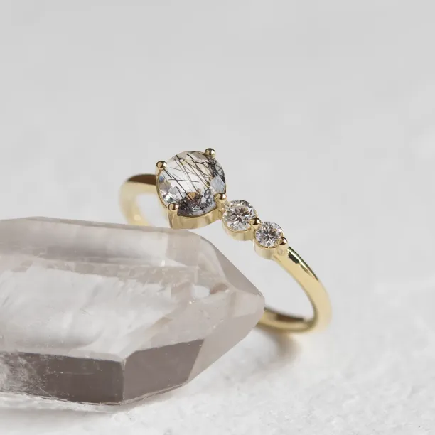 Gold ring with rutilated quartz and diamonds QUIDO Image