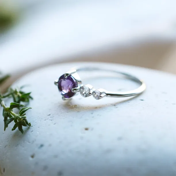 Gold ring with purple amethyst and diamonds AMO Image