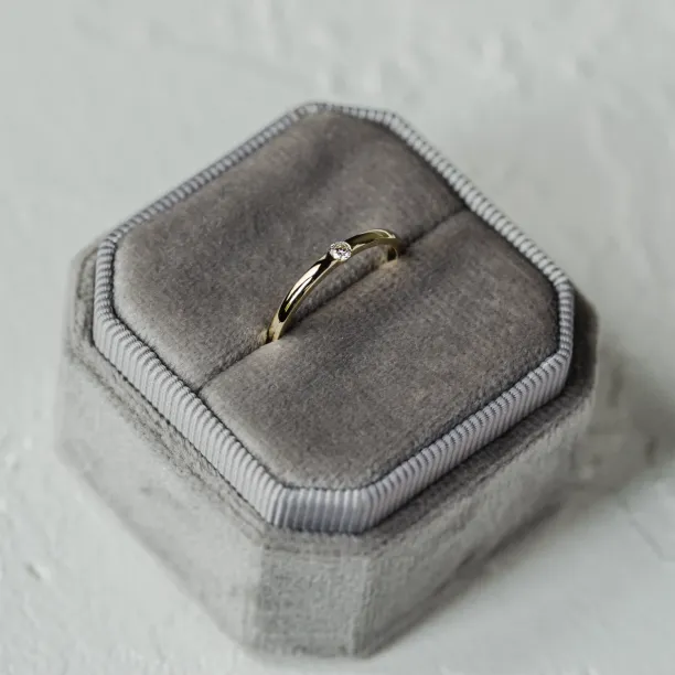 Minimalistický zásnubní prsten s diamantem HAIM Image