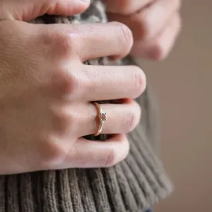 Netradiční zásnubní prsten s morganitem MORGI Thumbnail