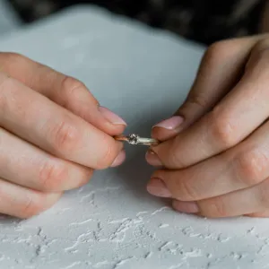 Netradiční zásnubní prsten s morganitem MORGI Thumbnail