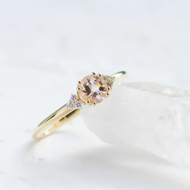 Romantic engagement ring with morganite and diamonds MONYX Image