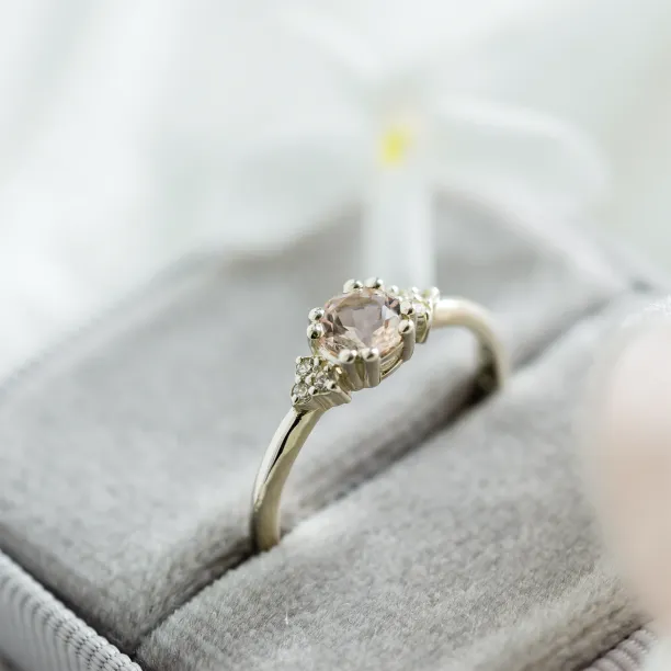 Romantic engagement ring with morganite and diamonds MONYX Image