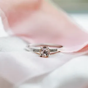Engagement ring with morganite and diamonds GINEPRO Thumbnail
