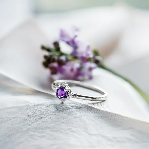 Zlatý prsten s ametystem a diamanty ALBINA Image