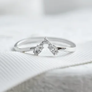 Zlatý vykrojený prsten s moissanity HARFA