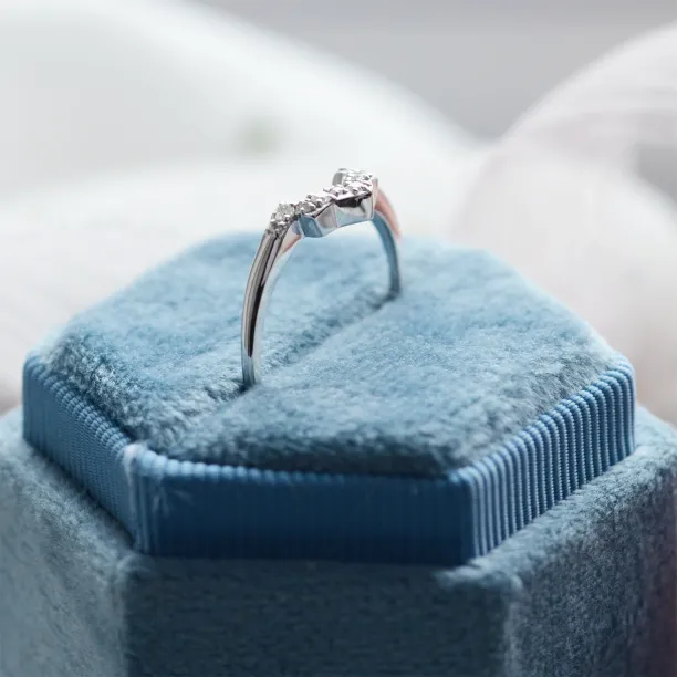 Vykrojený snubní prsten s diamanty HARRY Image