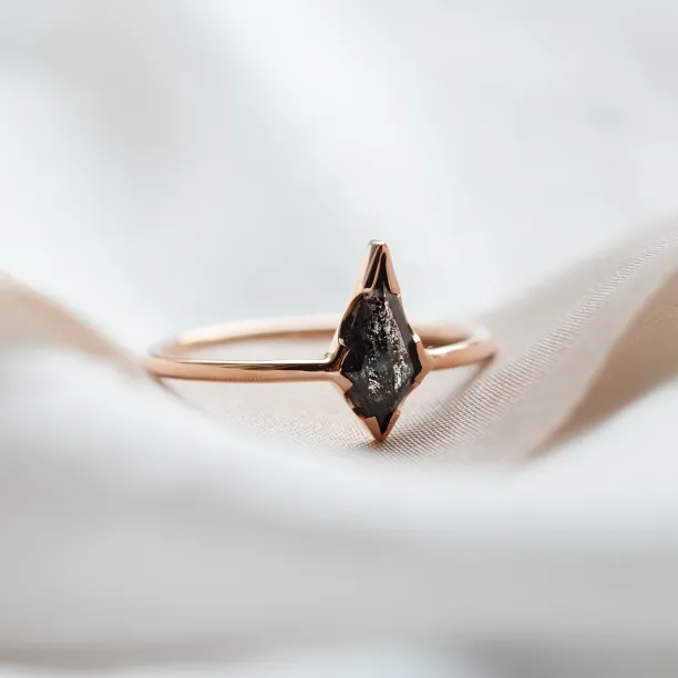 Basic salt'n'pepper diamond ring WILMA Image