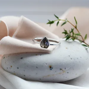 Minimalist pear salt'n'pepperr diamond ring EUFRASIO Thumbnail