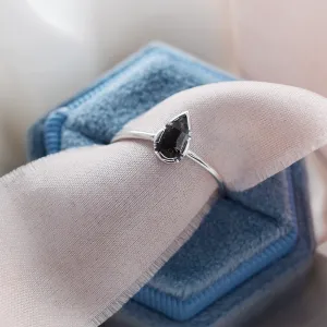 Unusual engagement ring with salt'n'pepper diamond GARDA Thumbnail