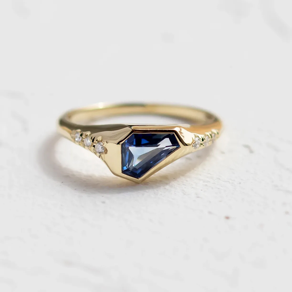 Sapphire jewellery effect